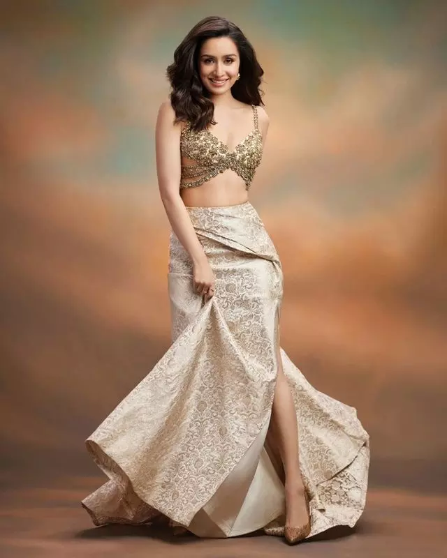 530695-9kjk78ca Shraddha Kapoor Shows Her Style with This Dress | Shraddha Kapoor Shows Her Style with This Dress